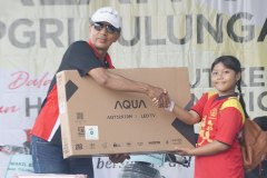 Nazwa-Lathifa-Qanza-Azzahra-siswa-SDN-2-Kenayan-Tulungagung-peraih-TV-Andorid-32-inch
